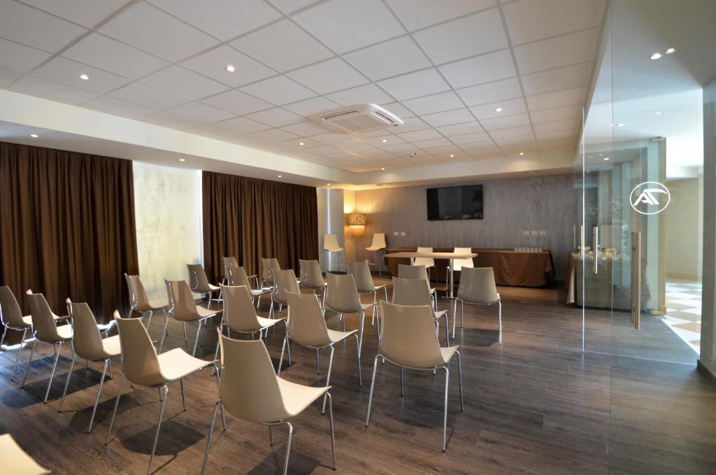 Turin Airport Hotel & Residence San Francesco al Campo Luaran gambar